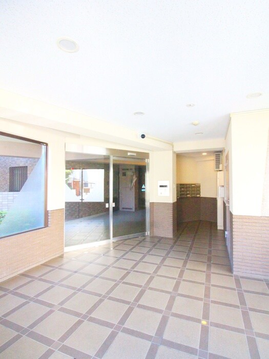 物件外観写真5　(エントランス部分)