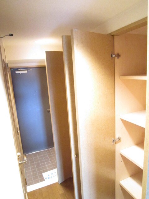 物件内観写真4　(靴箱)