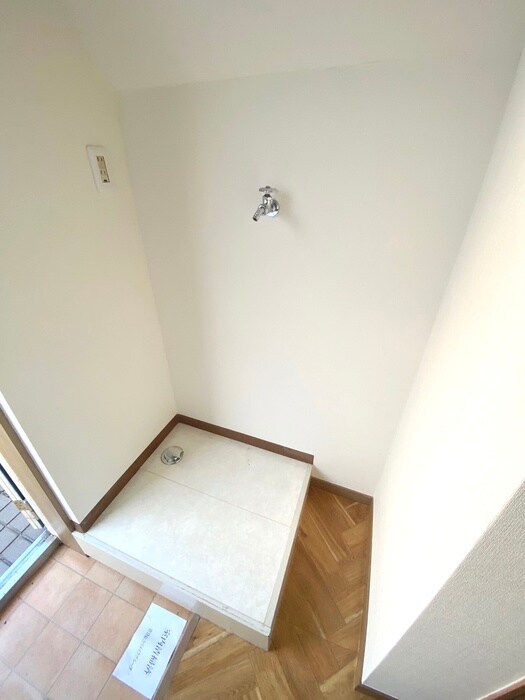 物件内観写真14　(洗濯機置場)