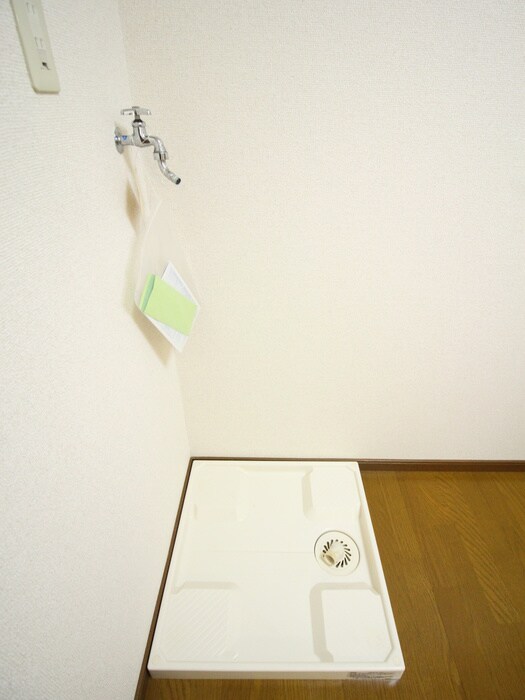 物件内観写真11　(洗濯機置場)