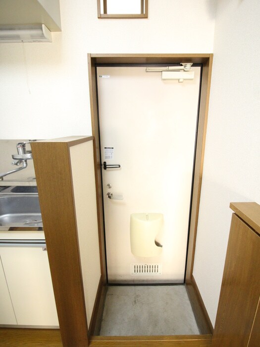 物件内観写真14　(玄関)