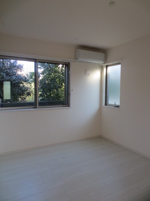 物件内観写真4　(居室)