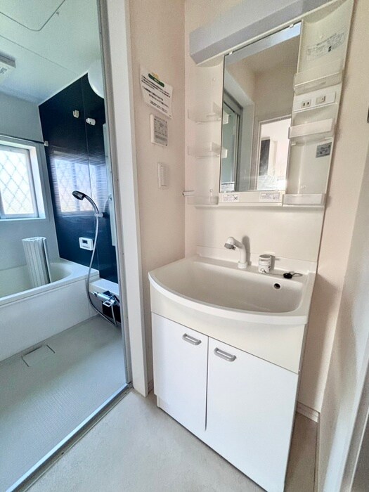 物件内観写真12　(洗面)