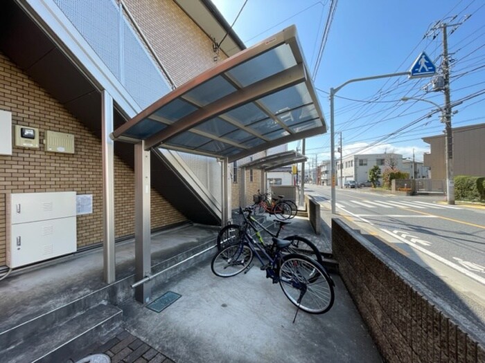 物件外観写真3　(駐輪場)