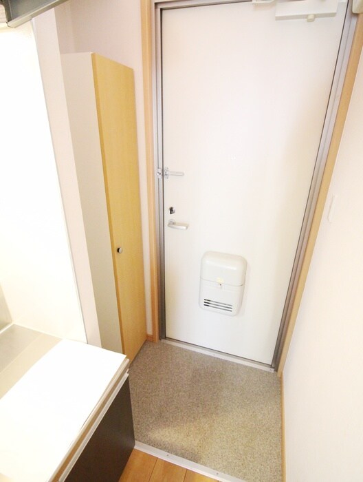 物件内観写真16　(玄関)