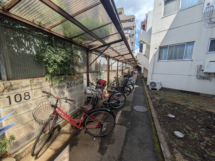 物件外観写真3　(駐輪場)