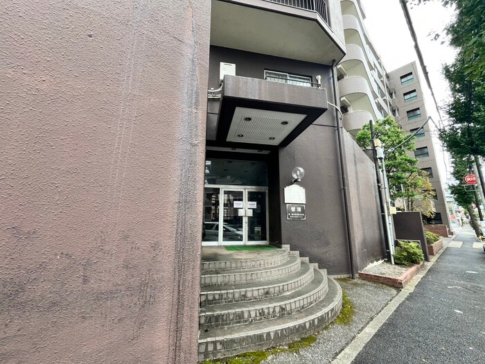 物件外観写真5　(エントランス部分)