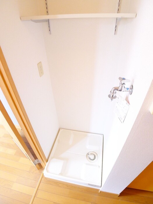 物件内観写真14　(洗濯機置場)