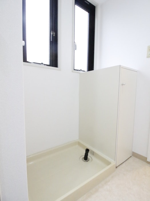 物件内観写真12　(洗濯機置場)