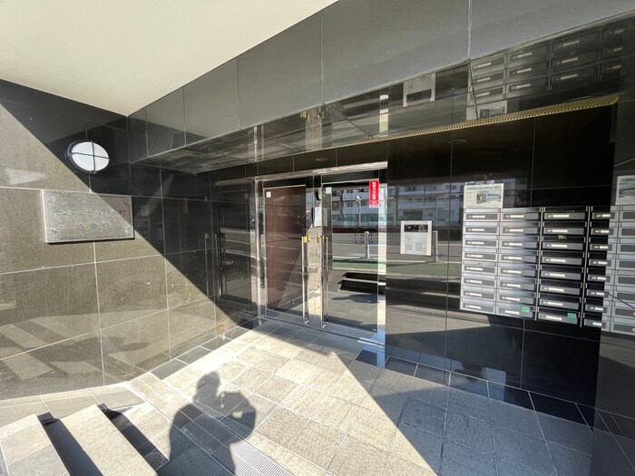 モンシェ－ル錦糸町二番館のエントランス部分