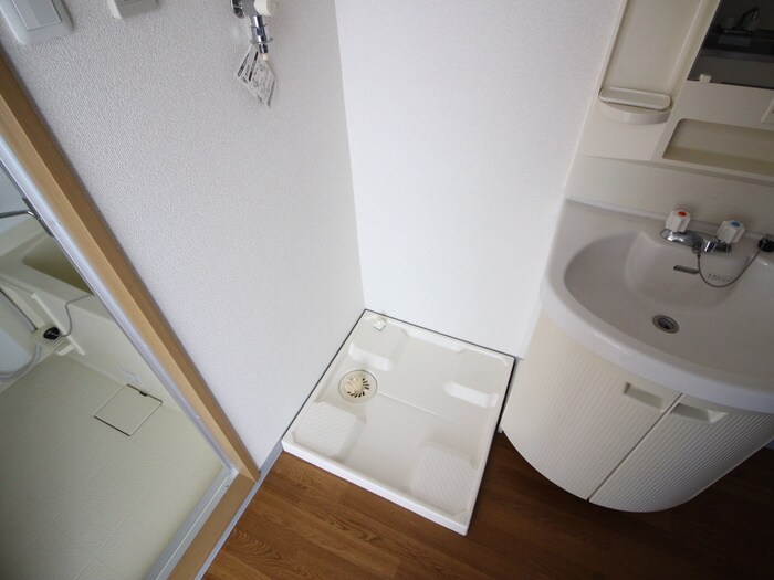 モンシェ－ル錦糸町二番館の洗濯機置場