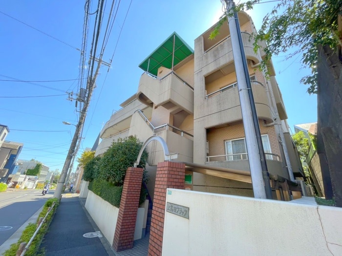 物件外観写真2　(エントランス部分)