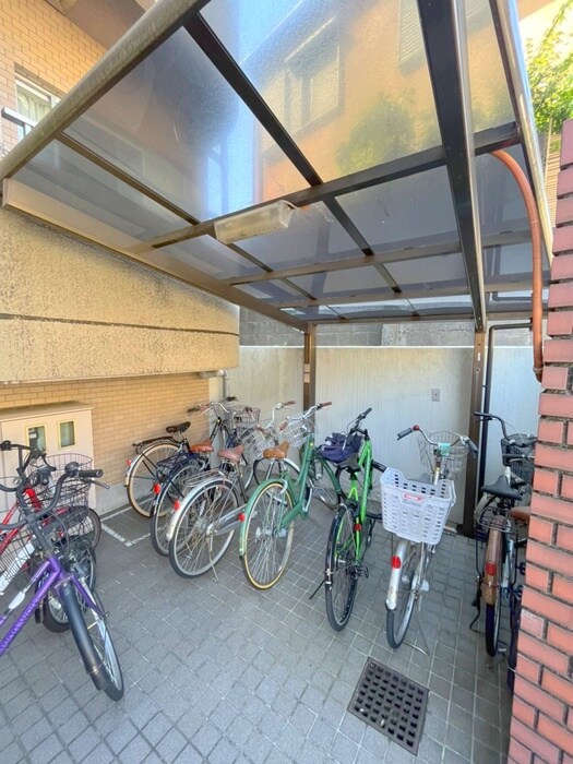 物件外観写真3　(駐輪場)