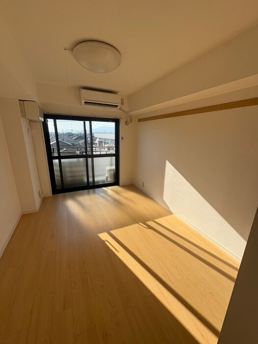 物件内観写真4　(居室)