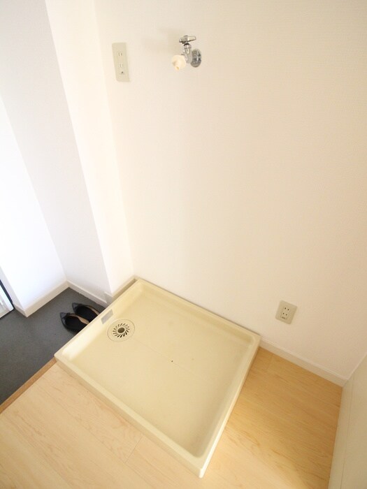 物件内観写真14　(洗濯機置場)