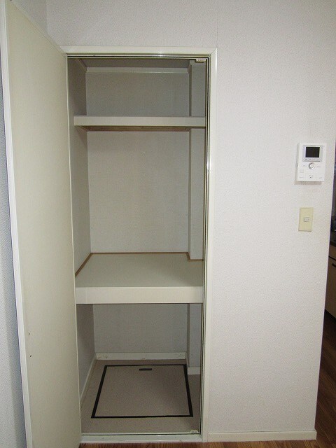 物件内観写真13　(収納)