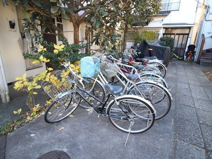 物件外観写真3　(駐輪場)