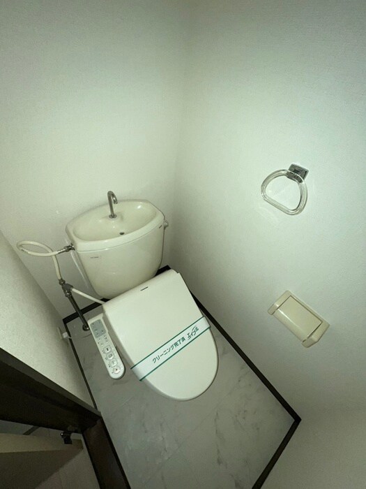 物件内観写真8　(トイレ)