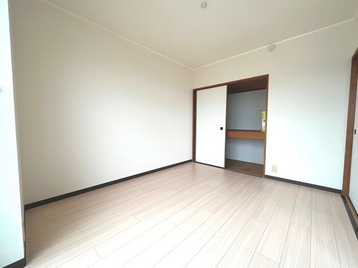 物件内観写真11　(居室)