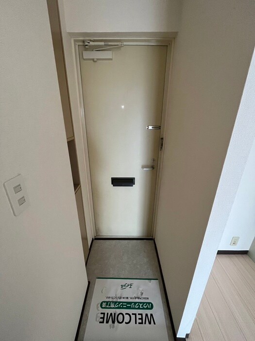 物件内観写真12　(玄関)