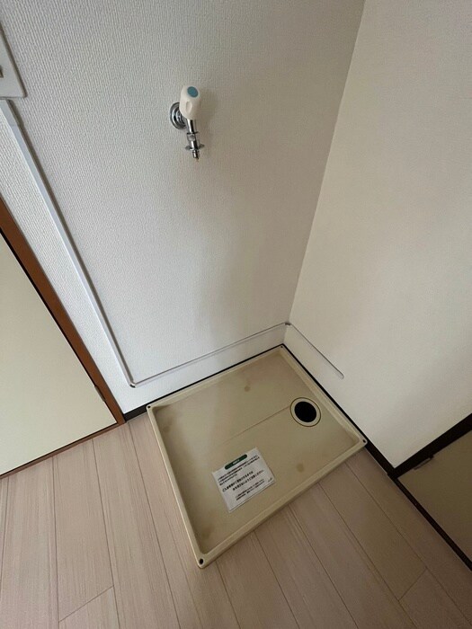 物件内観写真15　(洗濯機置場)