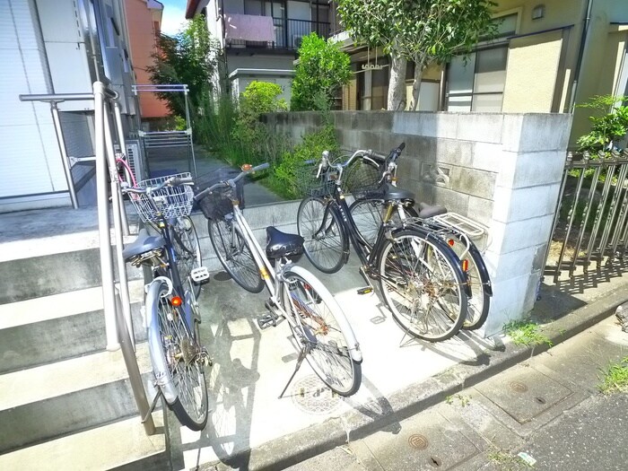 物件外観写真3　(駐輪場)