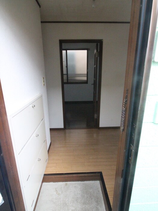 物件内観写真6　(玄関)