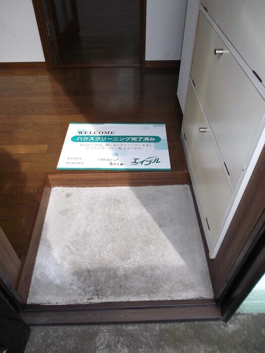 物件内観写真6　(玄関)