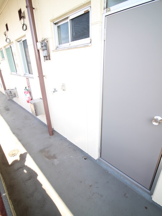 物件内観写真11　(洗濯機置場)