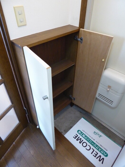 物件内観写真9　(玄関)