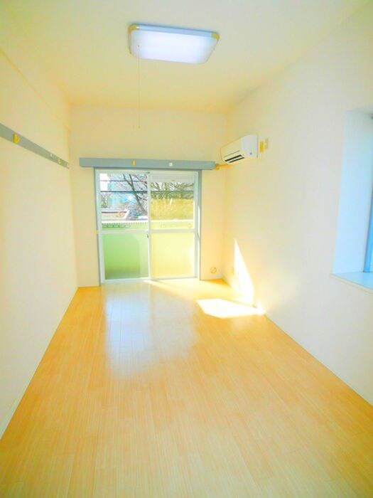 物件内観写真3　(居室)