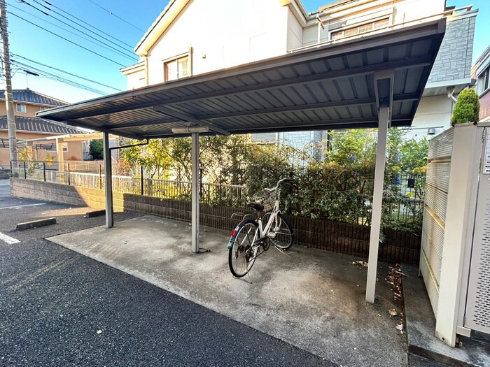 物件外観写真6　(駐輪場)