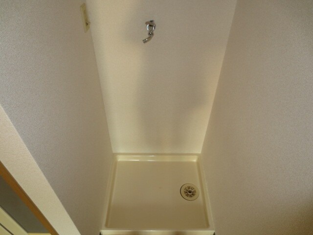 物件内観写真14　(洗濯機置場)