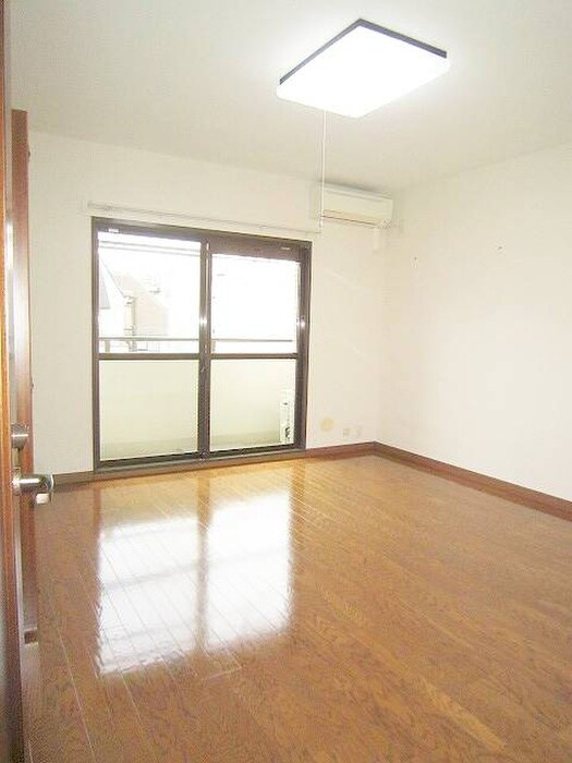 物件内観写真4　(居室)