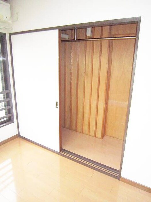 物件内観写真12　(収納)