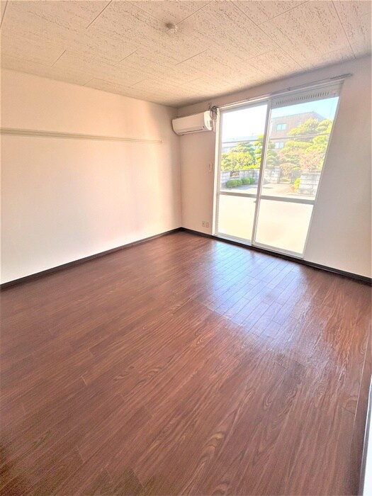 物件内観写真5　(居室)