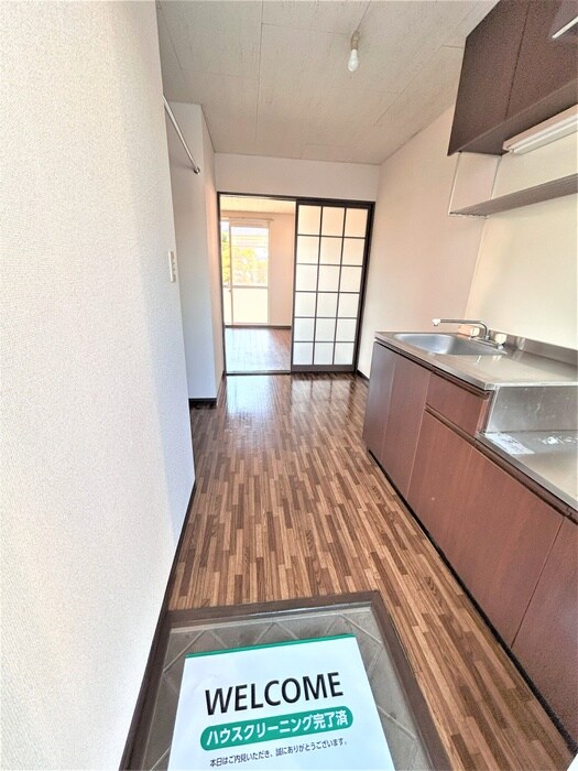 物件内観写真13　(玄関)