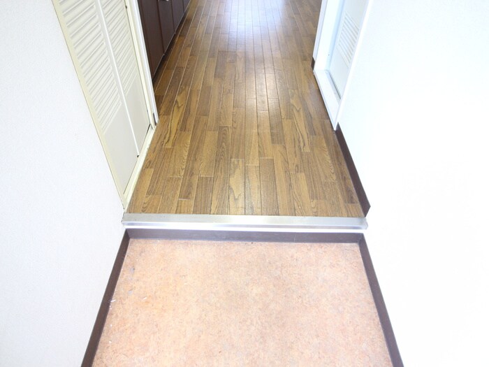 物件内観写真17　(玄関)