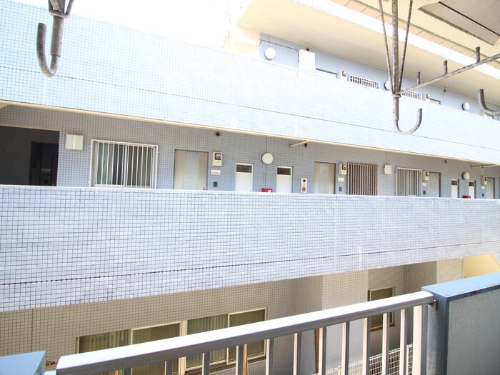 物件内観写真22　(室内からの展望)