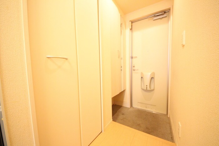 物件内観写真13　(玄関)