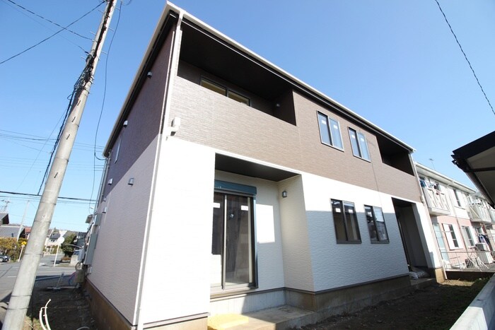 物件外観写真1　(建築中)