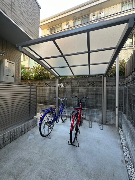 物件外観写真5　(駐輪場)