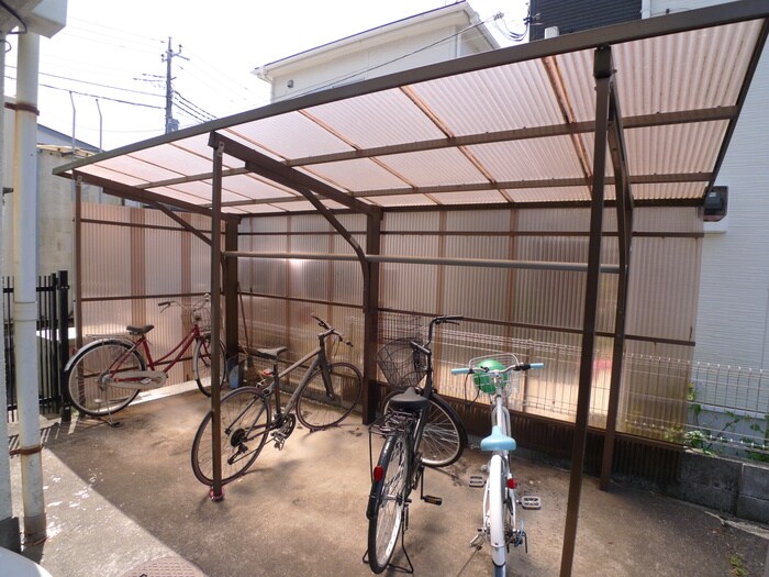 物件外観写真4　(駐輪場)