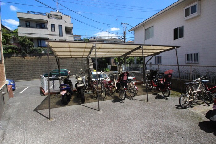 物件外観写真3　(駐輪場)