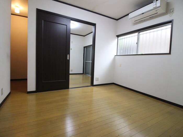 物件内観写真4　(居室)