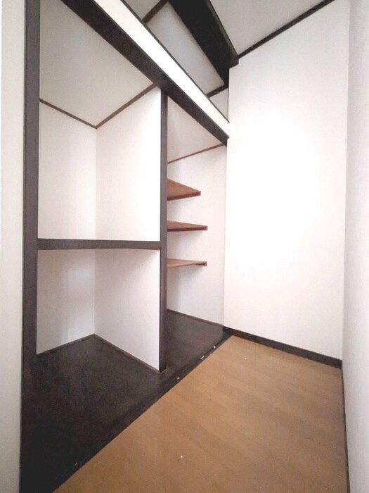 物件内観写真15　(収納)