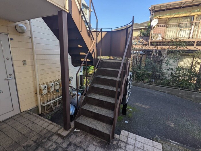 物件外観写真5　(エントランス部分)