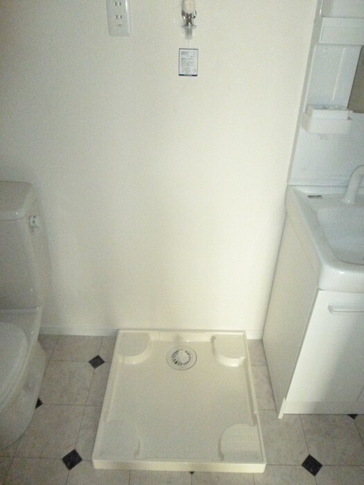 物件内観写真10　(洗濯機置場)