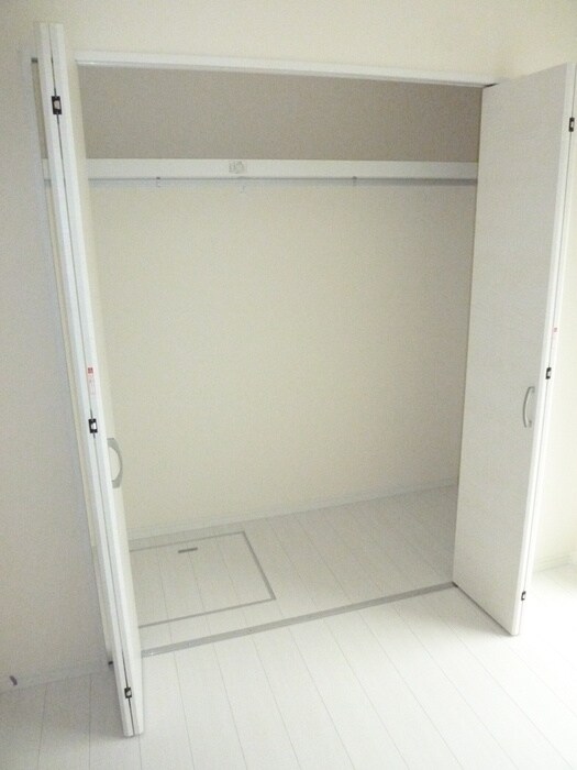 物件内観写真13　(収納)