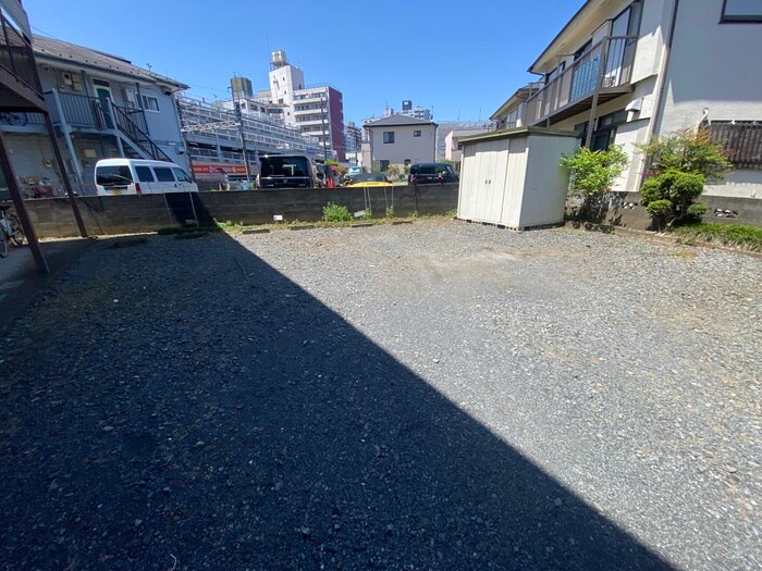 物件外観写真3　(駐車場)